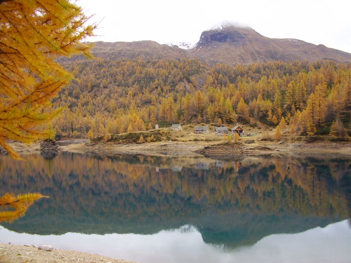 Parco Devero-Lago Devero in versione autunnale.JPG